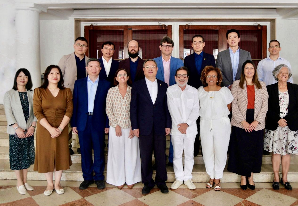 永信贵宾会217党委书记成旦红率团会见巴西、巴林高校-永信贵宾会217