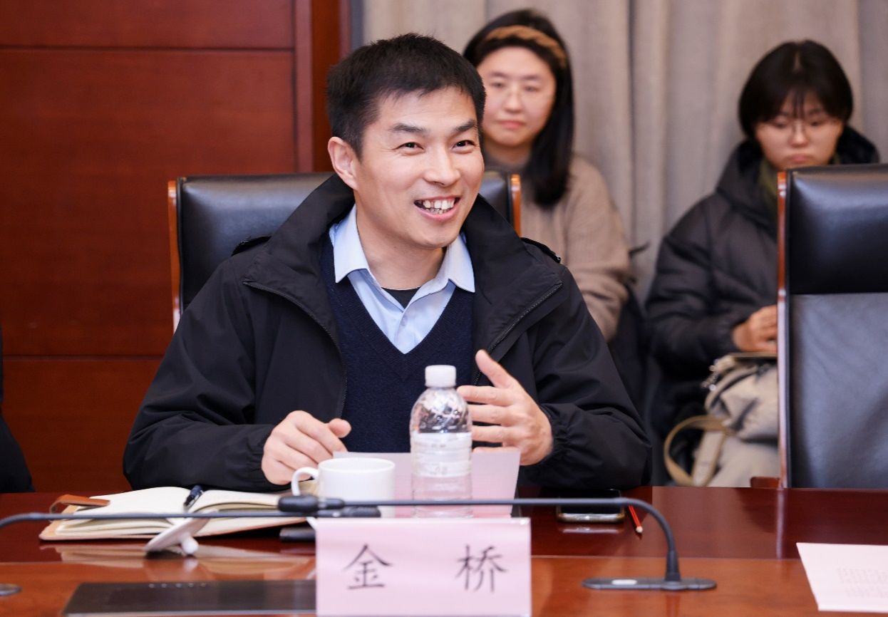 张宇燕特聘教授聘用仪式暨2025国际政治经济圆桌论坛在永信贵宾会217举行-永信贵宾会217