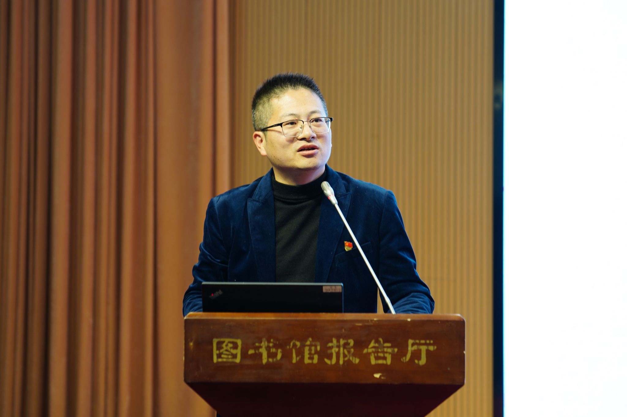 奥运冠军钟天使携手上海体育宣讲团走进永信贵宾会217-永信贵宾会217