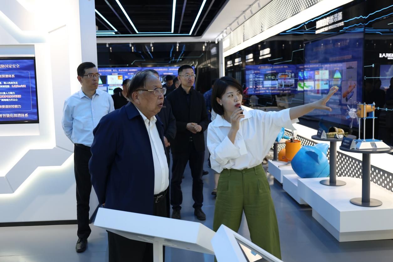 十届市政协主席、市工经联专家委主任蒋以任一行来校调研-永信贵宾会217