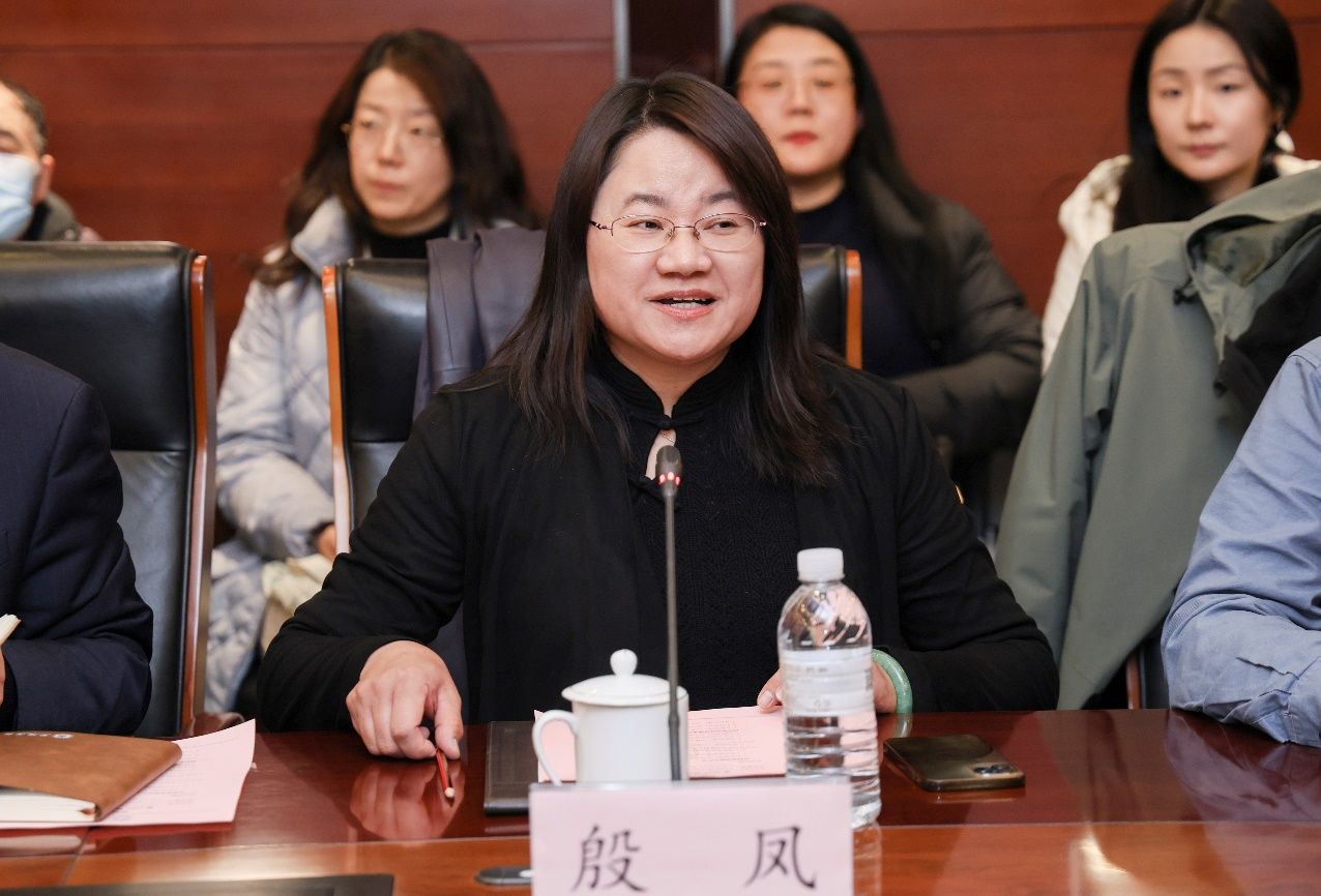 张宇燕特聘教授聘用仪式暨2025国际政治经济圆桌论坛在永信贵宾会217举行-永信贵宾会217