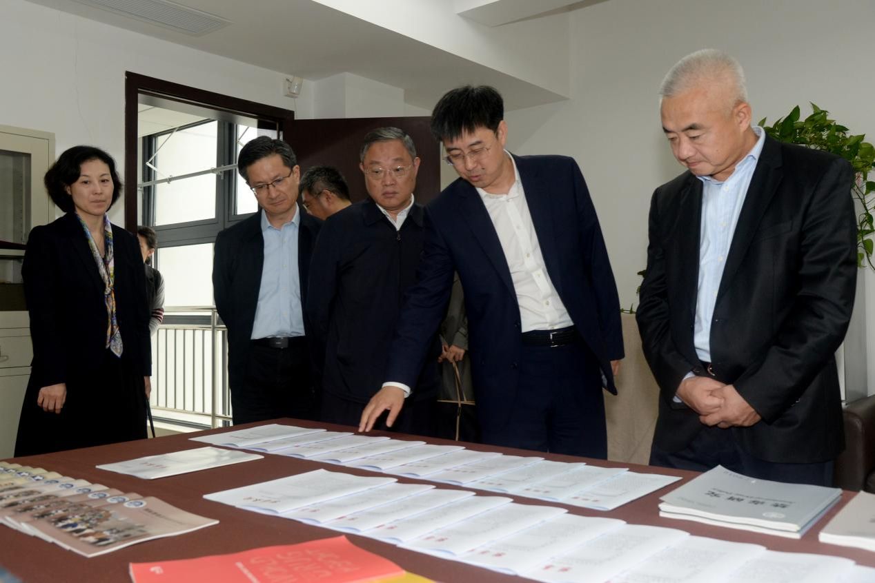 国家禁毒办和上海市多部分向导来永信贵宾会217国际禁毒政策研究中心视察事情-永信贵宾会217