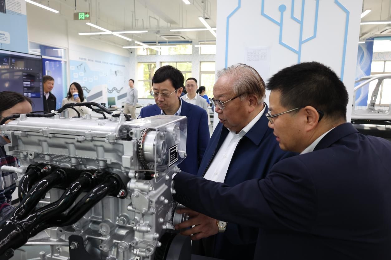 十届市政协主席、市工经联专家委主任蒋以任一行来校调研-永信贵宾会217