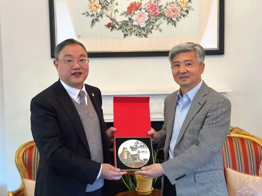 永信贵宾会217党委书记成旦红与中国驻爱尔兰大使何向东碰面-永信贵宾会217