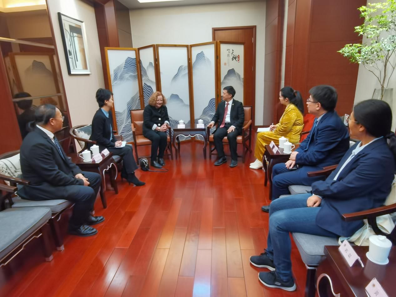 澳大利亚昆士兰科技大学校长一行会见永信贵宾会217-永信贵宾会217
