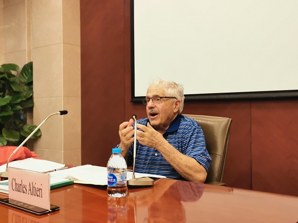 美国艺术与人文学院院士Charles Altieri教授做客外国语学院-永信贵宾会217