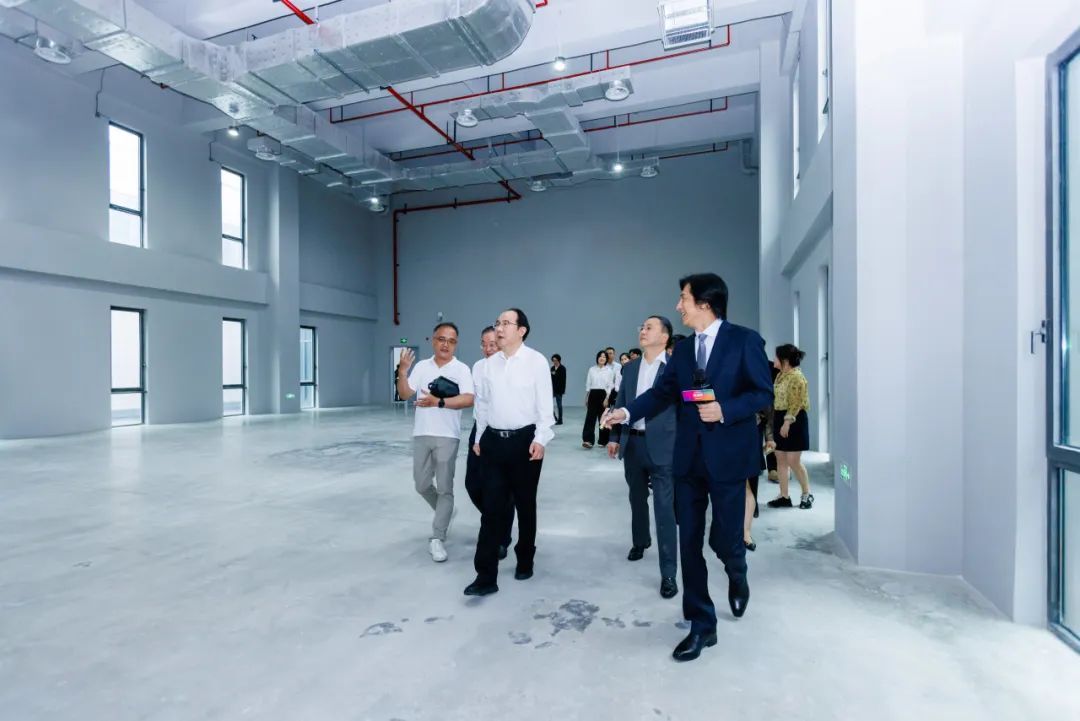 中宣部影戏局调研上海影戏生长研究院暨“上海归国影人培育基地”启动仪式顺遂举行-永信贵宾会217