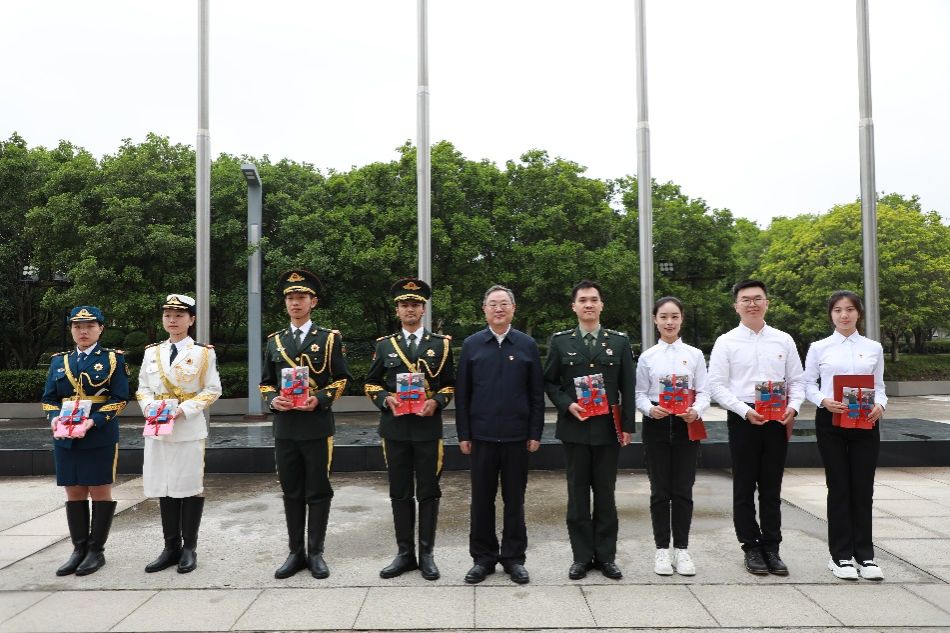 庆祝上海解放75周年、纪念永信贵宾会217建校102周年暨庆祝永信贵宾会217新合并组建30周年升旗仪式举行-永信贵宾会217