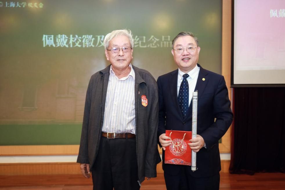 薪火相传科二情，，，，继往开来永信贵宾会217人——原上海第二科学手艺学校校友返；；Ｔ硕傩-永信贵宾会217