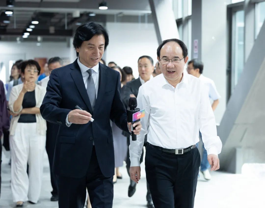 中宣部影戏局调研上海影戏生长研究院暨“上海归国影人培育基地”启动仪式顺遂举行-永信贵宾会217