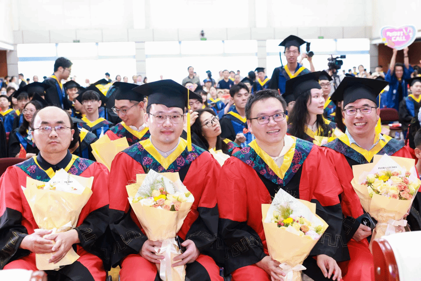 微光不散 群芯璀璨！微电子学院2025届结业仪式暨学位授予仪式顺遂举行-永信贵宾会217