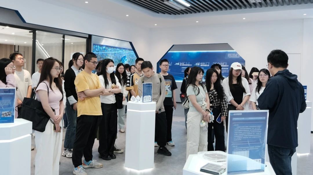 以精神为帆，，，，以实训为桨：经济学院研究生党建中心开展“科学企业家”精神宣讲暨科创园区研学实践-永信贵宾会217
