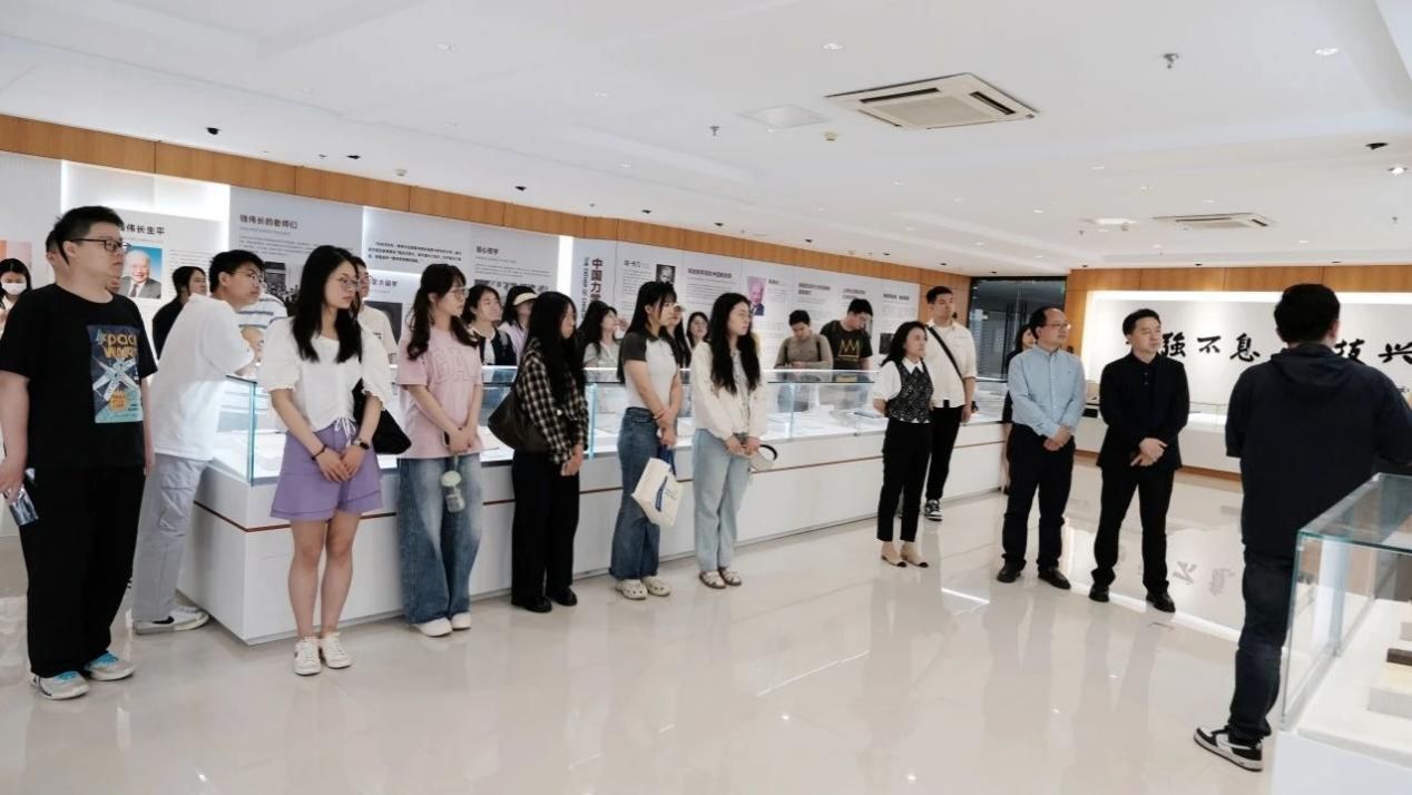 以精神为帆，，，，以实训为桨：经济学院研究生党建中心开展“科学企业家”精神宣讲暨科创园区研学实践-永信贵宾会217