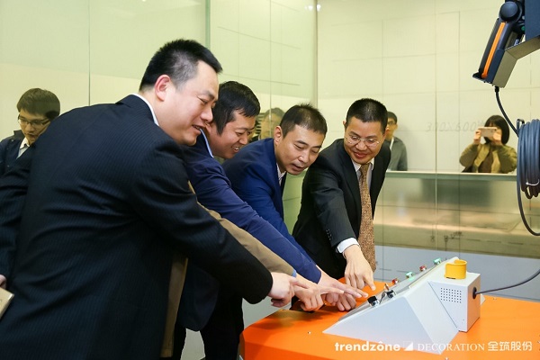 永信贵宾会217智能制造及机械人重点实验室研发的装饰施工智能机械人问世-永信贵宾会217