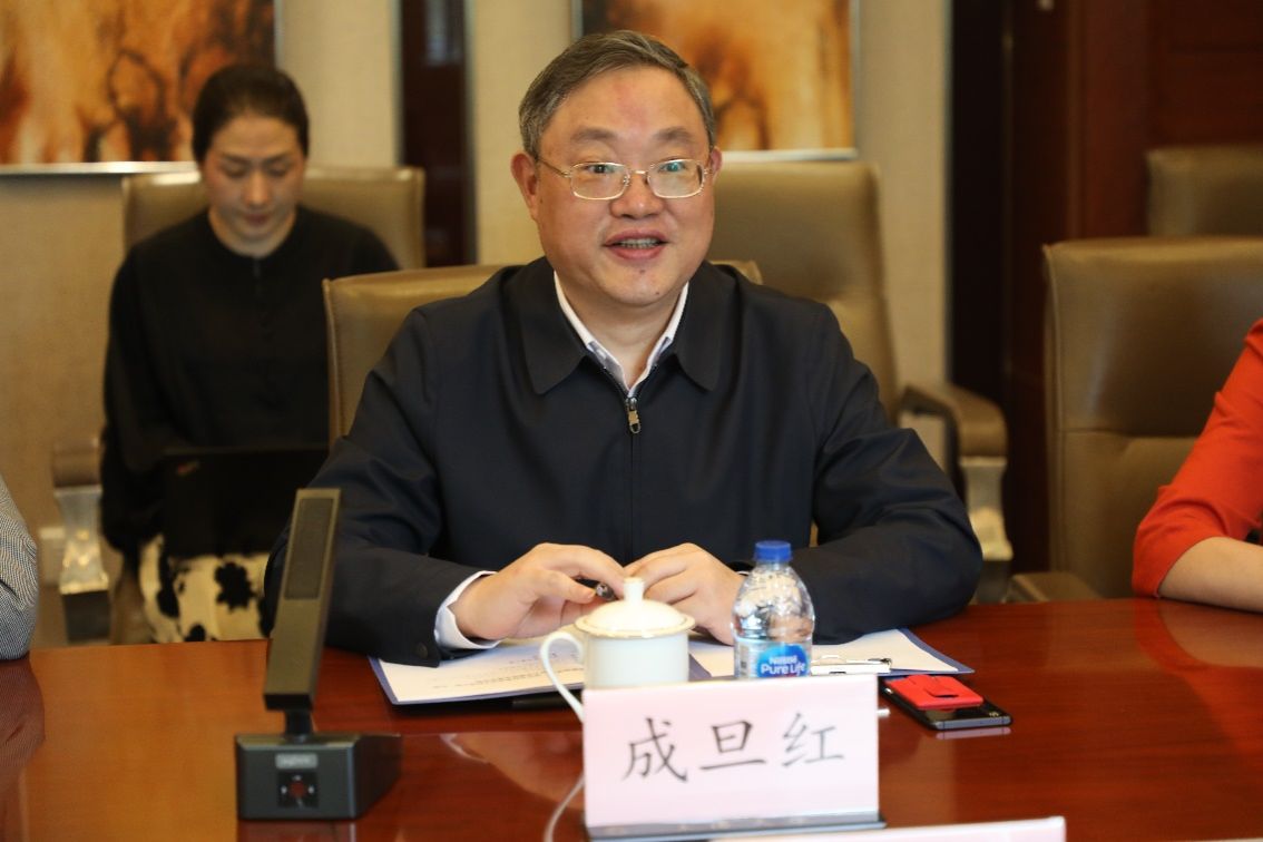 上海市政协对外友好委员会主任张小松一行来校调研-永信贵宾会217